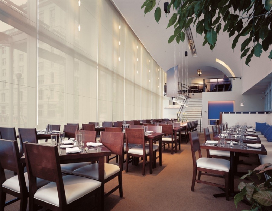 3-ways-motorized-shades-can-enhance-the-dining-experience