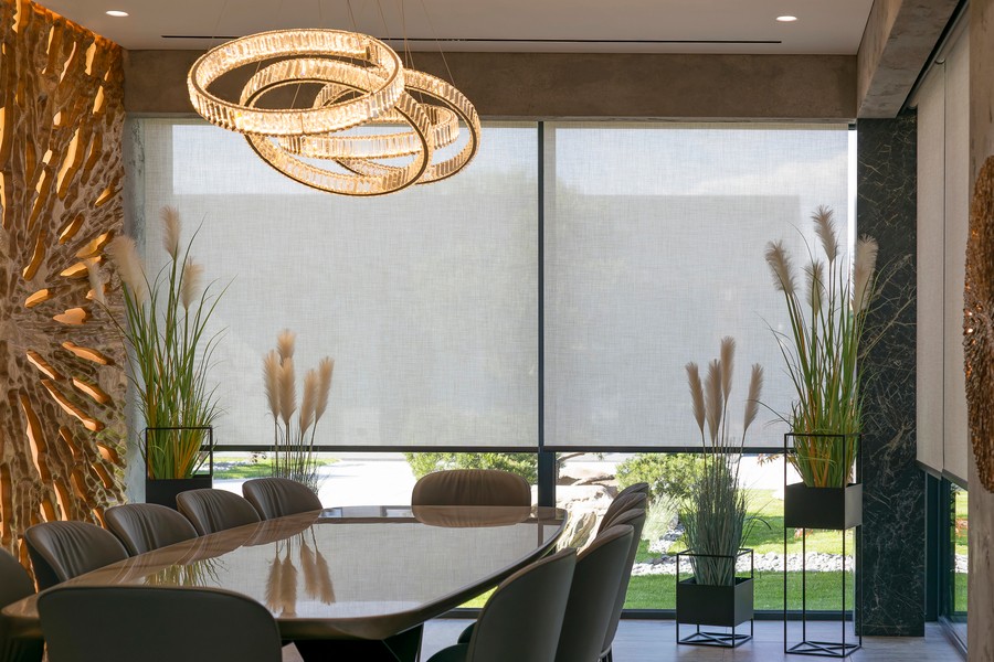 motorized-shades-vs-traditional-shades-what-pays-off